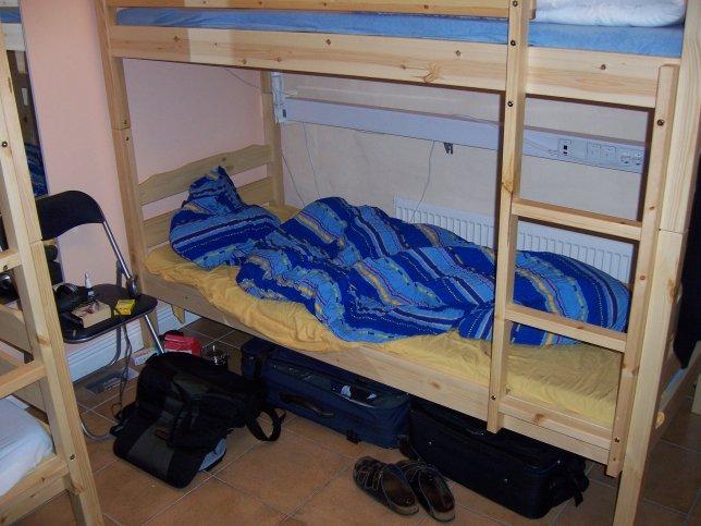 hostel_room